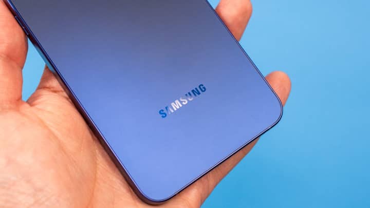 Apple and Samsung benefit as memory shortage pushes smartphone shipments to historic lows