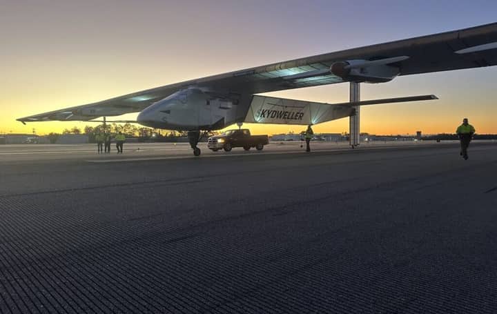 Solar drone with jumbo jet wingspan broke a flight record—then it crashed
