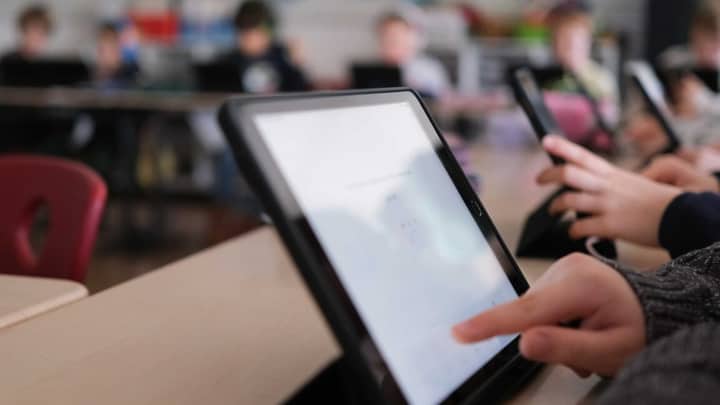 FCC may kill $2B program that connects schools and libraries to Internet