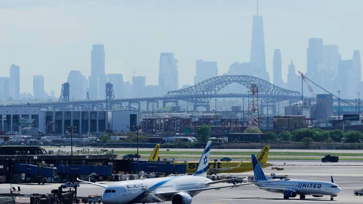 United Airlines Boeing 767 jet hits light pole, truck while landing at Newark
