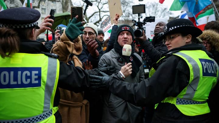 Rival pro-Palestine, far-right protests in London as 4,000 police deployed