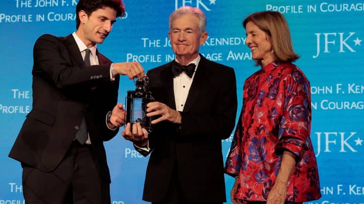 Powell uses JFK award speech to defend Fed from political pressure