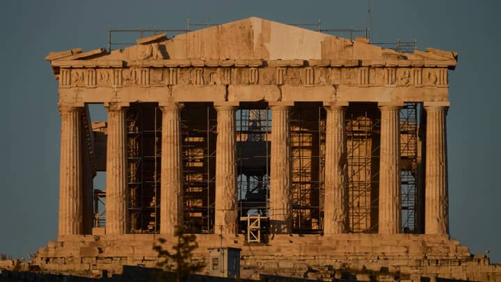 Greece unveils Parthenon’s facade whole for first time in 220 years
