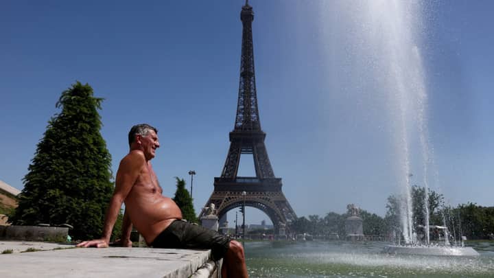 Europe hits 40ºC as heatwave threatens tourism industry, wildlife
