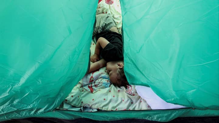 Quake-hit Venezuela faces looming health threats as survivors crowd shelters