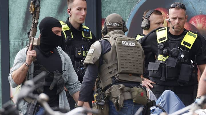 German man charged with kidnapping after supermarket hostage incident in Berlin