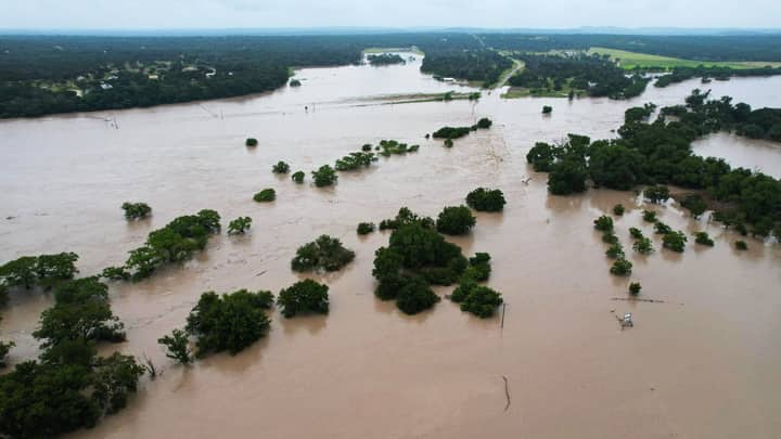 US confronts floods, heatwaves, smoky skies all at once amid Trump aid cuts