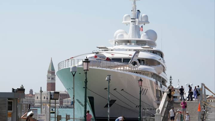 Trump envoy met with protests in Venice as he arrives on superyacht