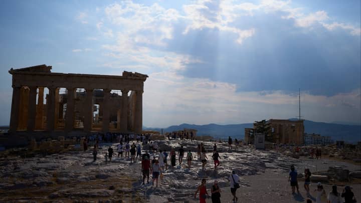 Man stabs tourists near Greece’s Acropolis