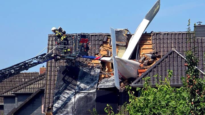 1 dead after small plane crashes into house in Germany