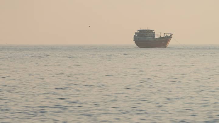 Oman offers Iran Gulf-backed plan for voluntary fees to use Hormuz