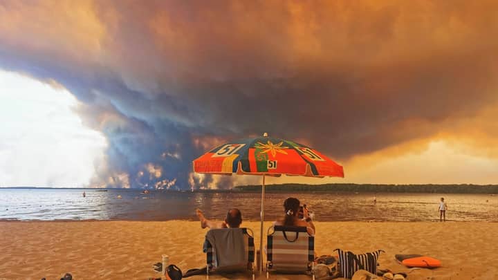 France firestorm phenomenon: monster clouds that spawn lightning and new blazes
