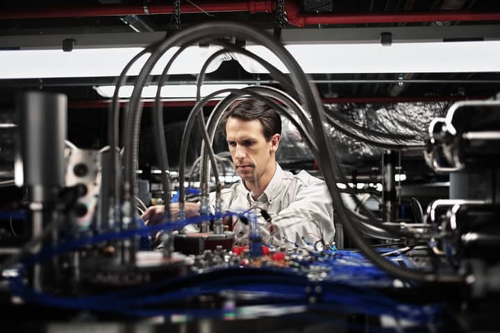 A simple explainer on what quantum computing actually is, and why it is terrifying for bitcoin