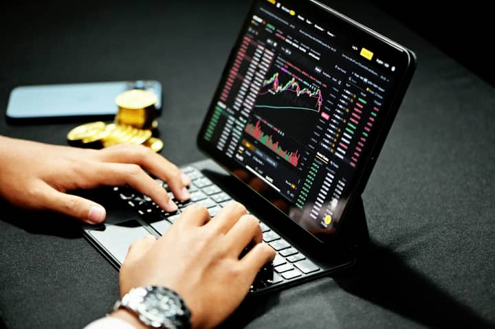 Mysterious Solana project World unveiled as fully onchain prediction market