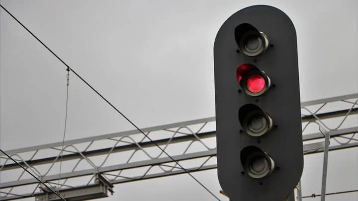 The bond market is flashing a clear signal on interest rates. Bitcoin bulls should take note