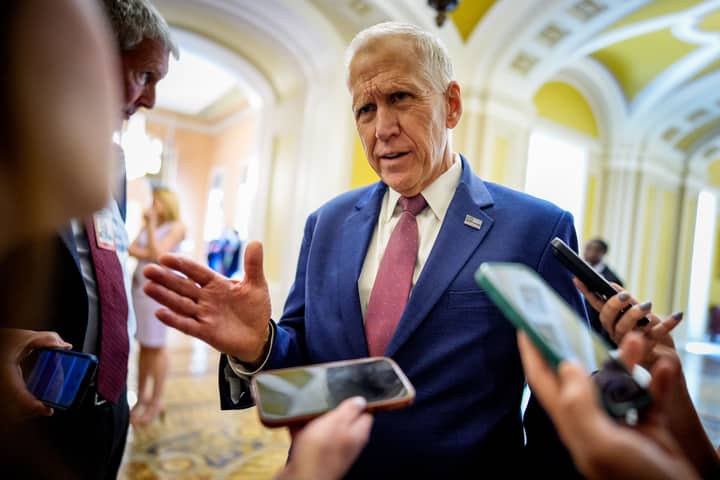 Senators said to hatch idea to toughen Trump's concession on Clarity Act's crypto limits