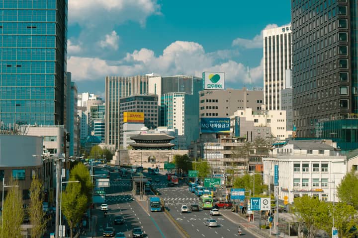 Hana Bank to acquire $670 million stake in Upbit operator Dunamu