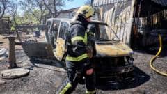 Russia and Ukraine accuse each other of breaching Victory Day ceasefire