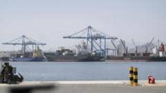 US strikes Iranian fast boats as Iran attacks UAE oil facility 