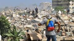 Venezuela earthquakes kill 920 people as international rescue teams arrive