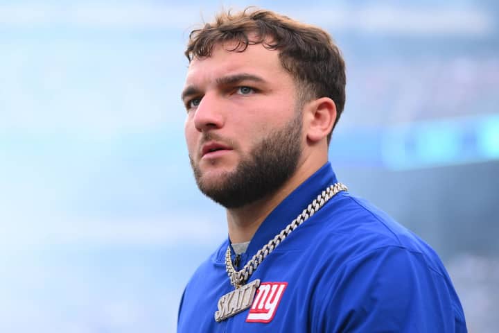 “I Can’t Baby You Like a Little Kid”: Ex-NFL Player Rips Cam Skattebo for Immaturity on and off the Field