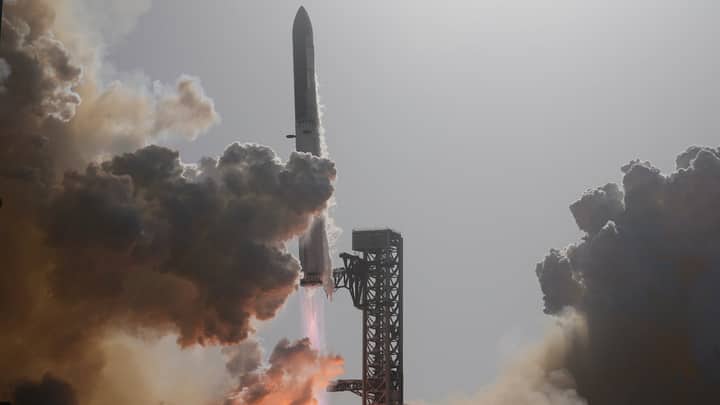 SpaceX posts strong revenue in first earnings report since IPO