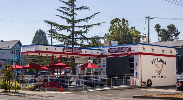 A classic diner setting with outdoor seating in Petaluma, California.