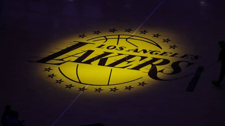 Lakers officially cut ties with 6-foot-7 ex-Knicks superstar, Hall of Famer