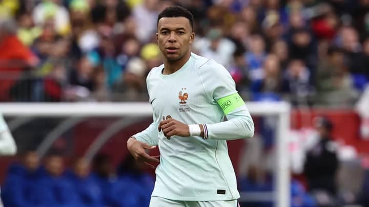 Kylian Mbappe leaves flirty comment on rumored girlfriend Ester Exposito photo