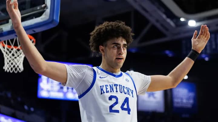 Kentucky targeting 19-year-old overseas pro attempting to return to college basketball