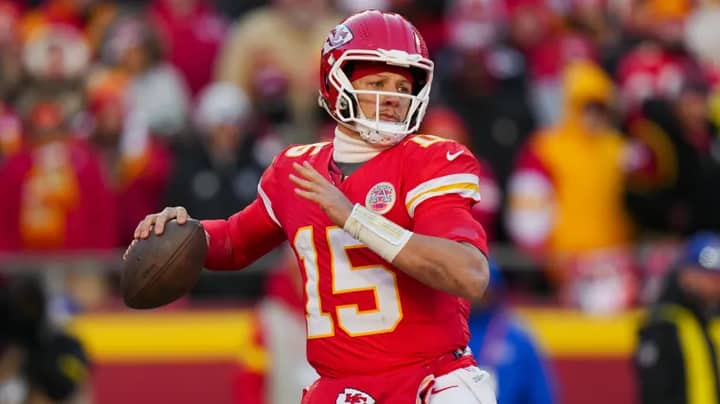What Chiefs' early prime-time schedule means for Patrick Mahomes' knee recovery timeline