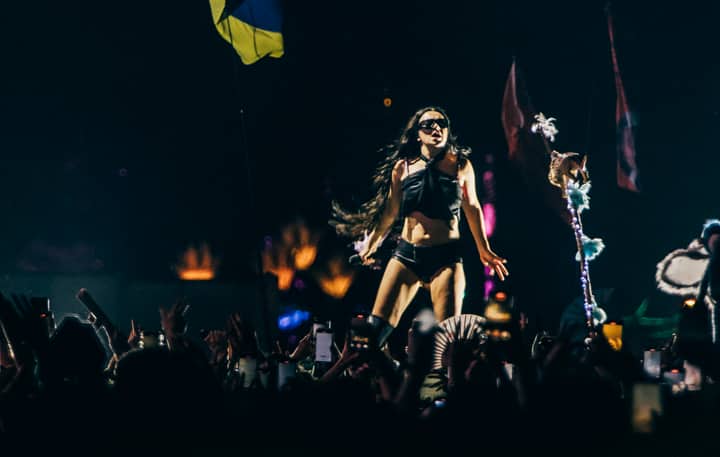 Charli XCX on her new album: “The dance floor is dead, so now we’re making rock music”