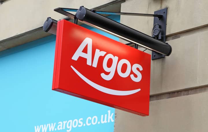 Police shut down 100-strong illegal rave in abandoned East London Argos
