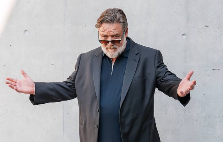 Russell Crowe dismisses tense viral fan encounter as “clickbait”