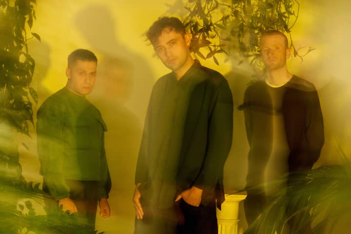 Ebbb’s euphoric synth-pop hits you where it hurts